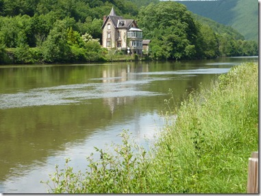 Stately houses along the Meuse