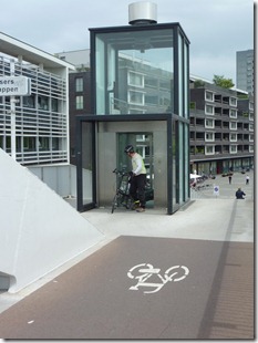 Elevators around steps for bikes